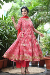 Celebrate tradition with this festive Anarkali suit.