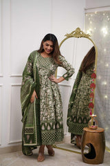 New Anarkali kurta set with new style in saganeri print