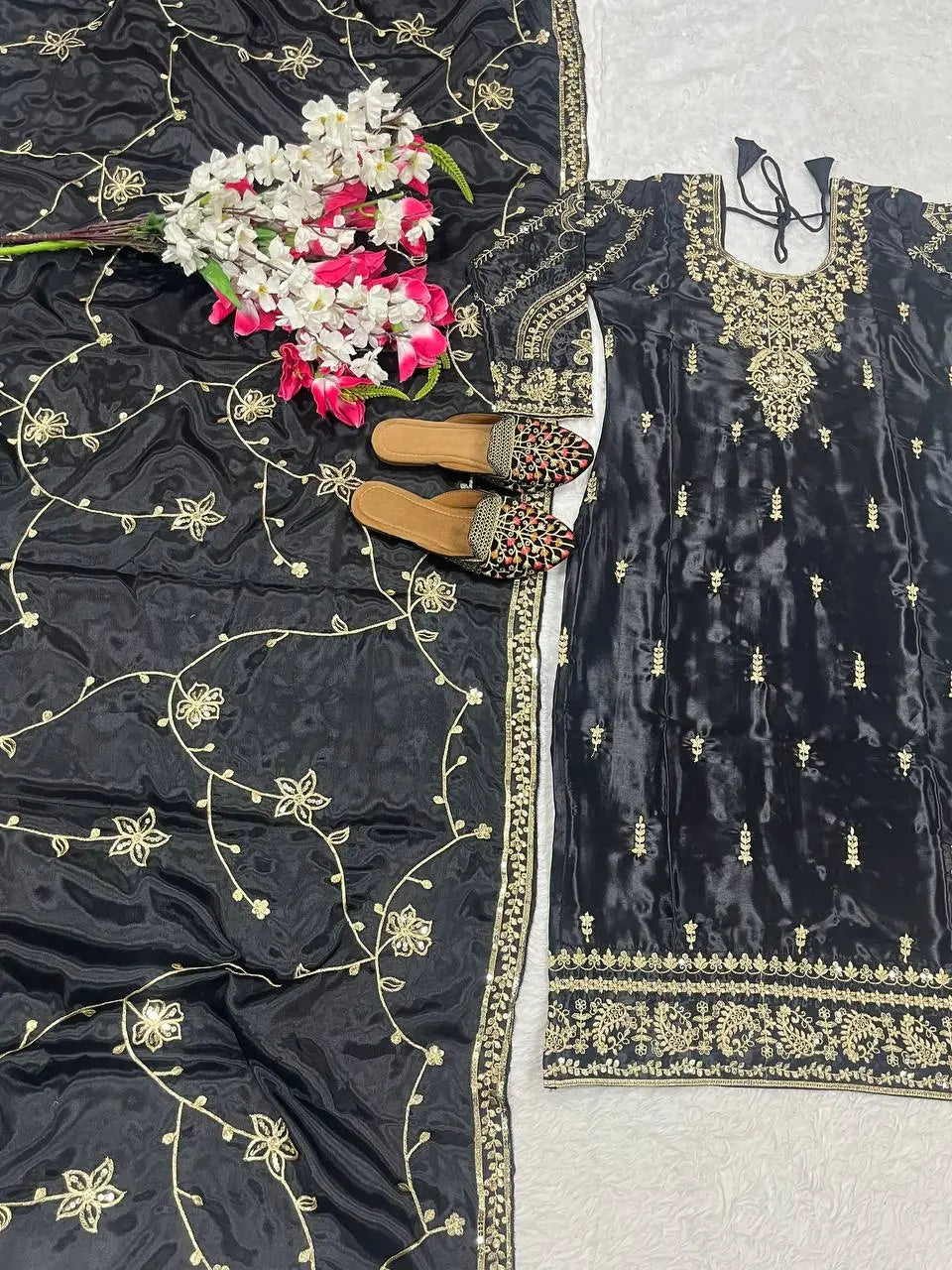 🖤 Royal Black Velvet Touch Embroidered Suit Set with Dupatta AllTreandy