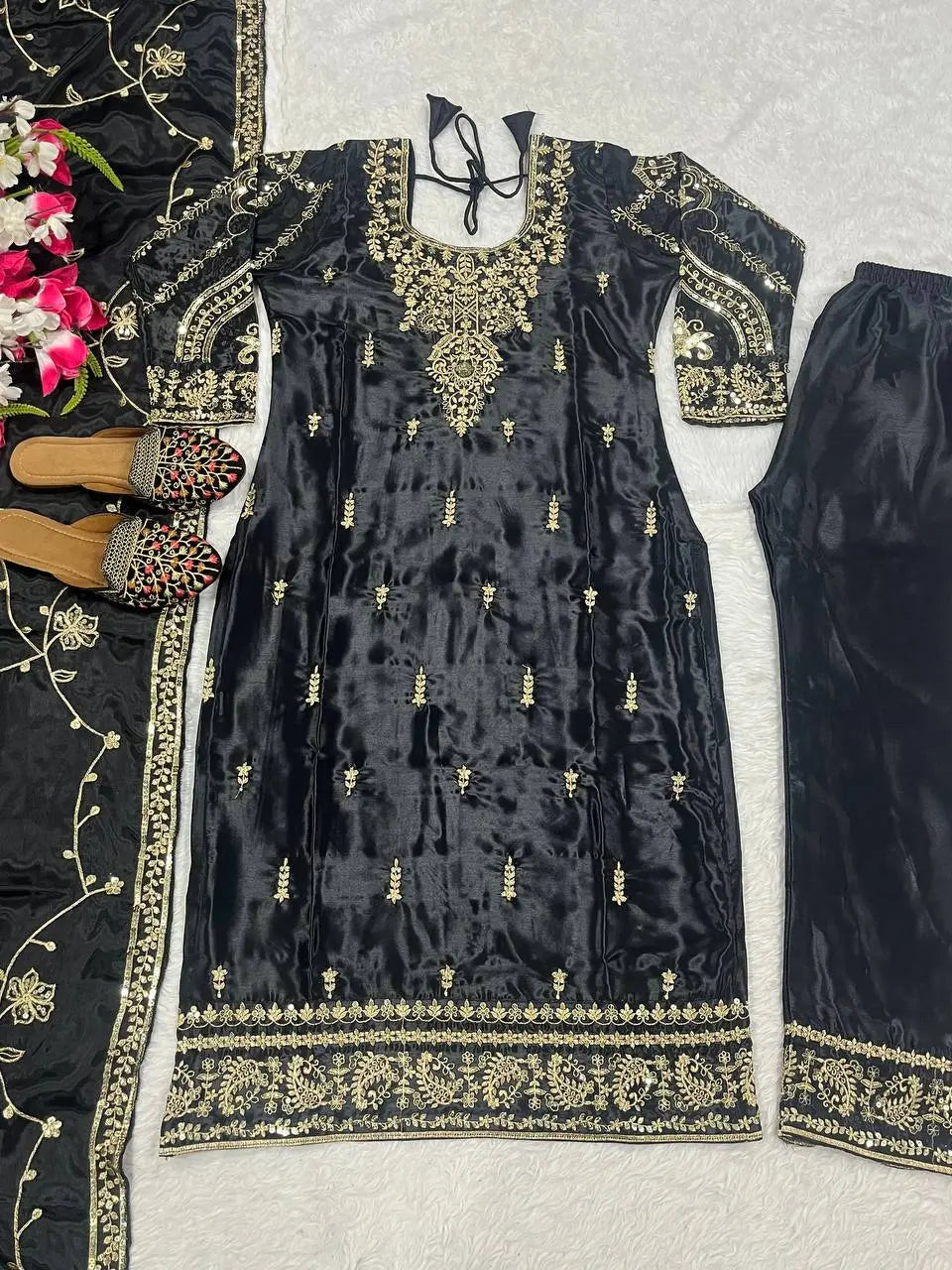 🖤 Royal Black Velvet Touch Embroidered Suit Set with Dupatta AllTreandy