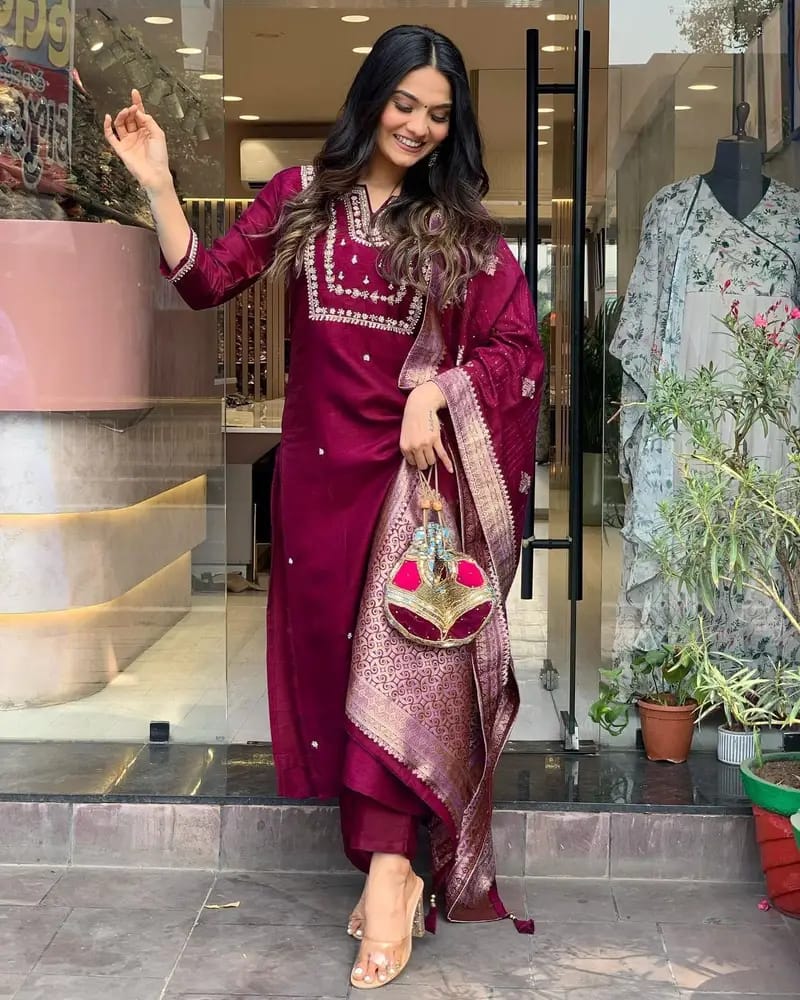 Best Reyon export Quality fabric kurti with pant and latkan Dupatta AllTreandy