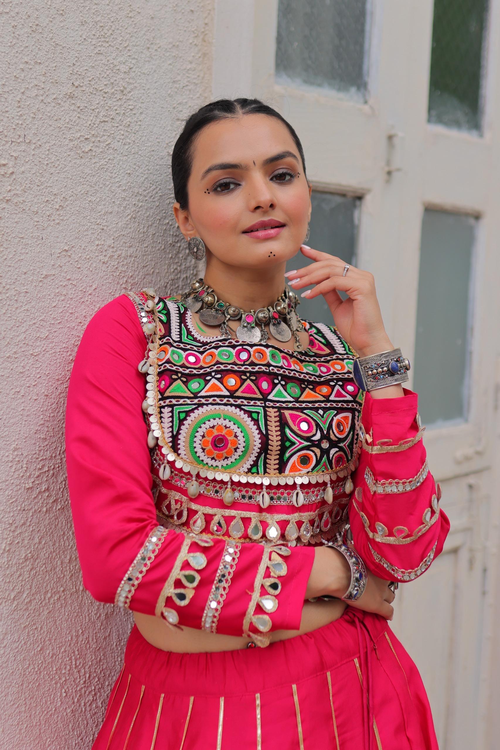 NEW ROMAN SILK TOP & LEHANGHA WITH BEAUTIFUL GHAMTHI EMBROIDERY WORK ON CHOLI