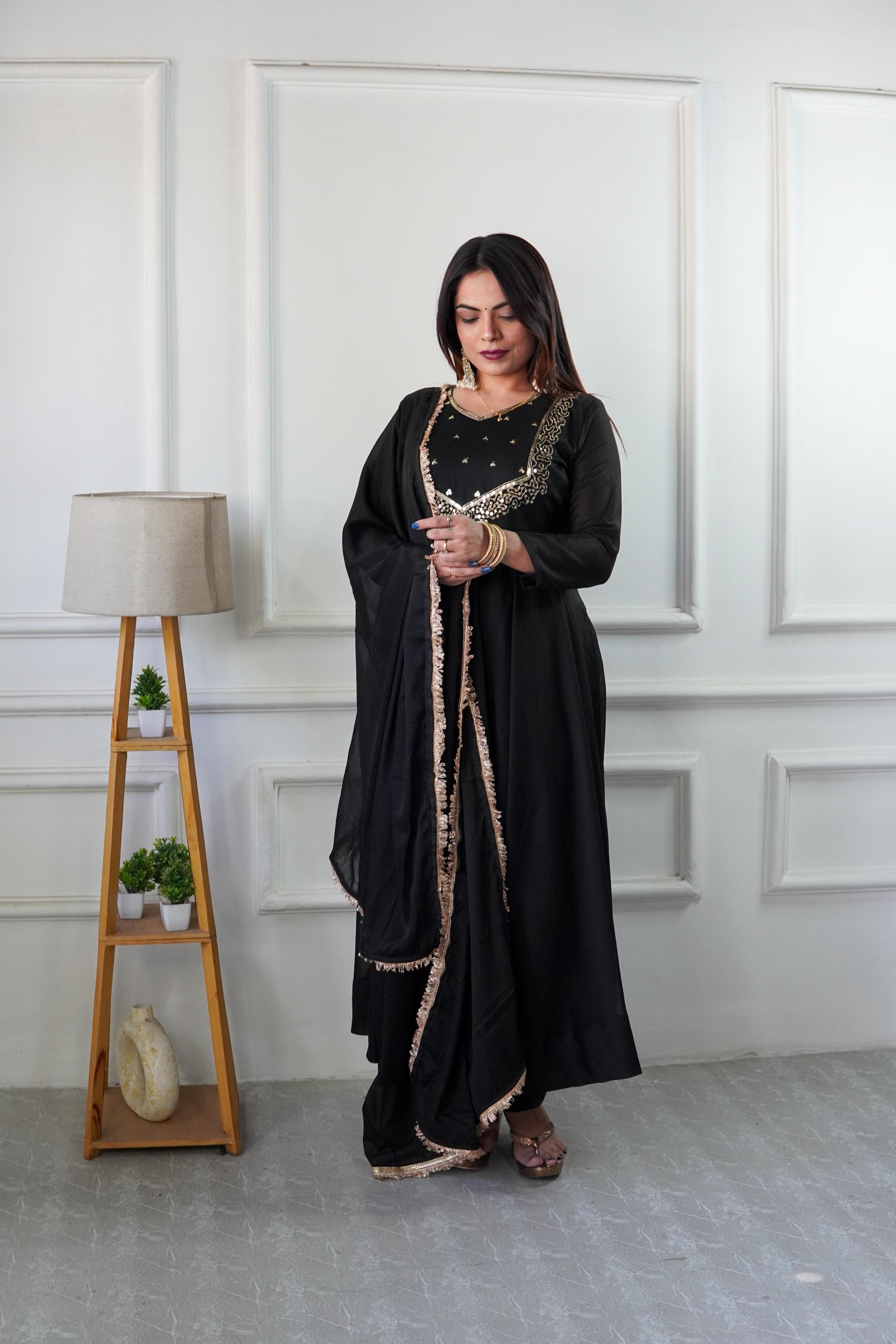 NEW ĐĚSIGNER PARTY WEAR LOOK GOWN WITH PANT AND EMBRODARY WORK