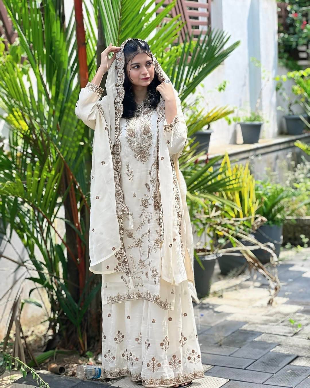 NHANCE THE BEAUTY OF YOUR WARDROBE WITH THIS NEWLY LAUNCHED LC KURTI-SHARARA SET