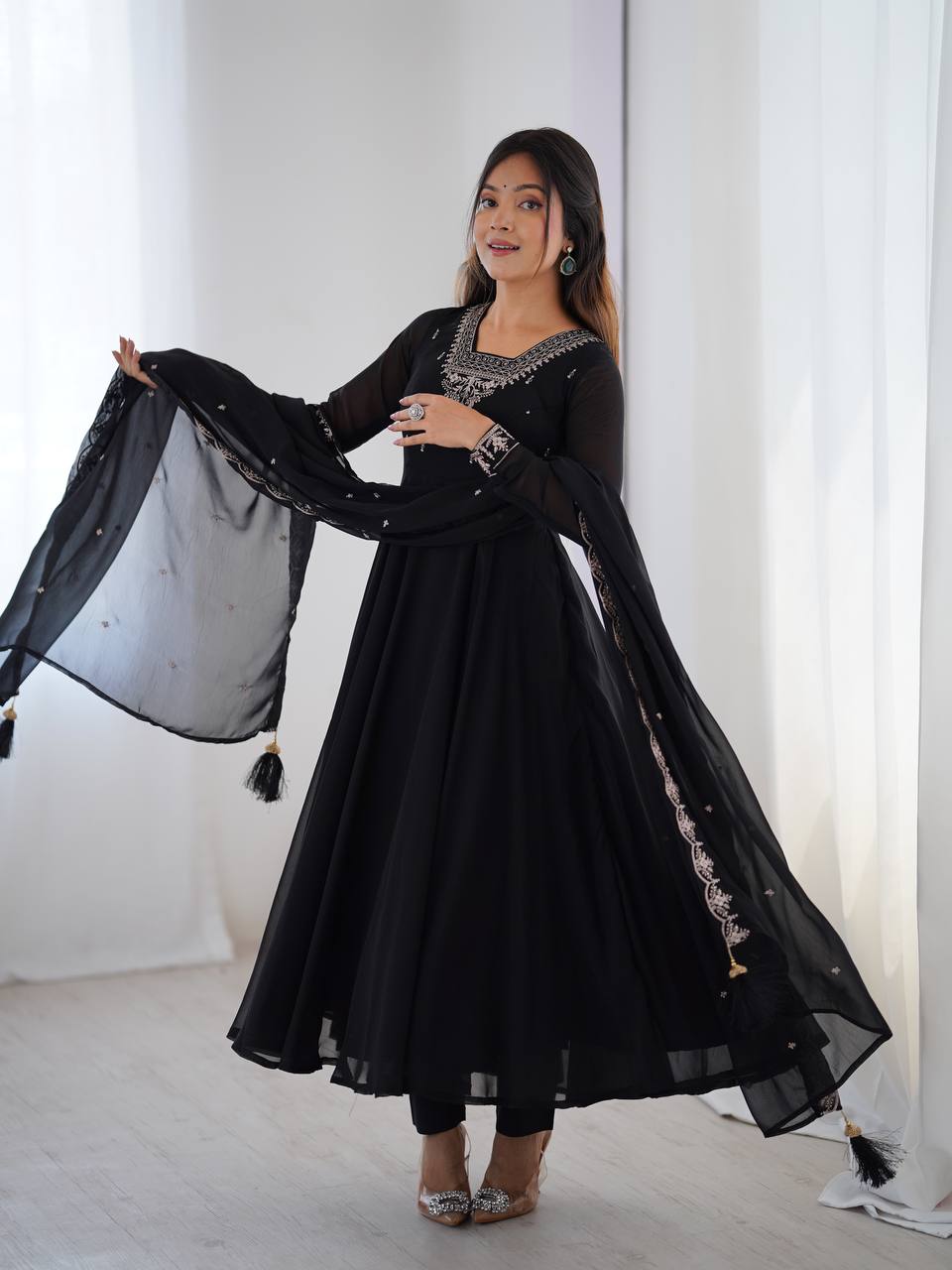 Embroidered Anarkali Suit Set with Dupatta – Available in Royal Purple, Classic Black & Green AllTreandy