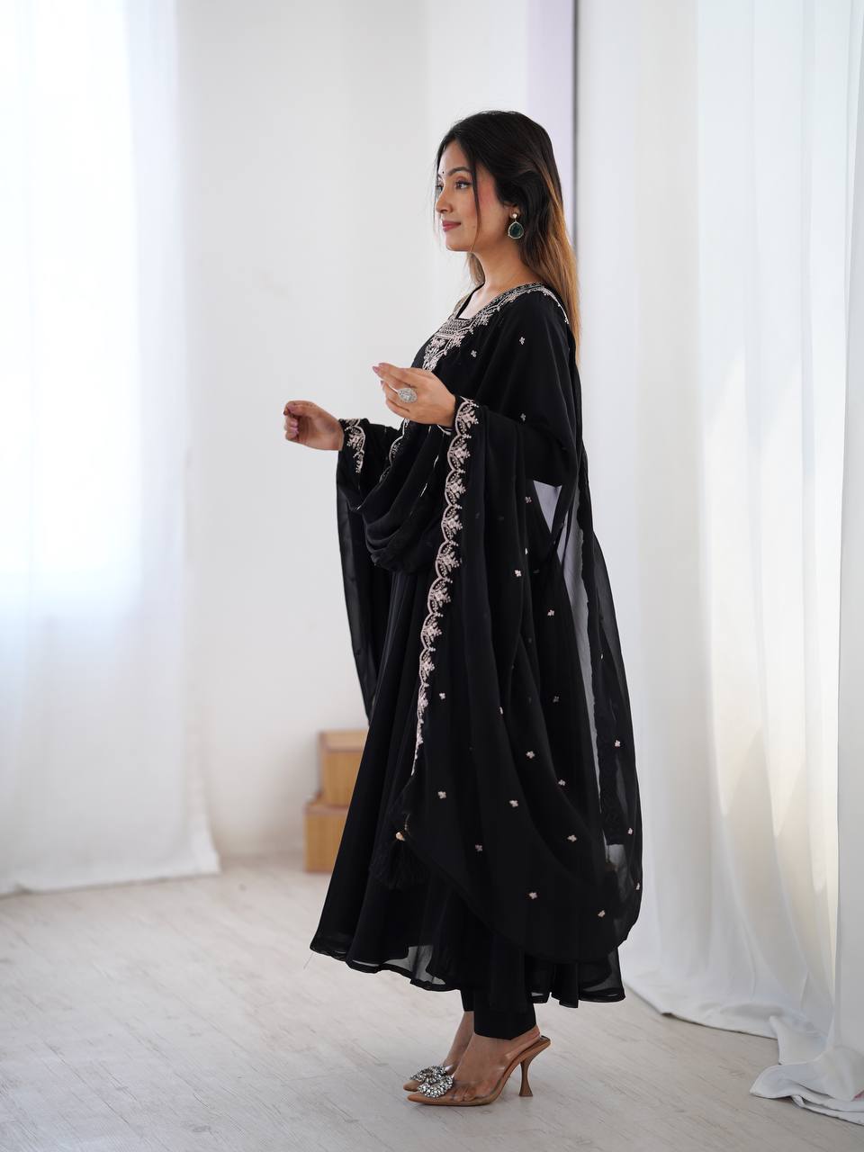Embroidered Anarkali Suit Set with Dupatta – Available in Royal Purple, Classic Black & Green AllTreandy