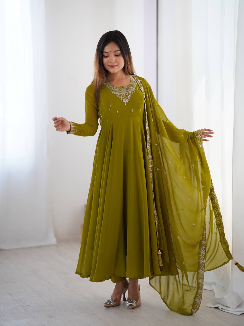 Embroidered Anarkali Suit Set with Dupatta – Available in Royal Purple, Classic Black & Green AllTreandy